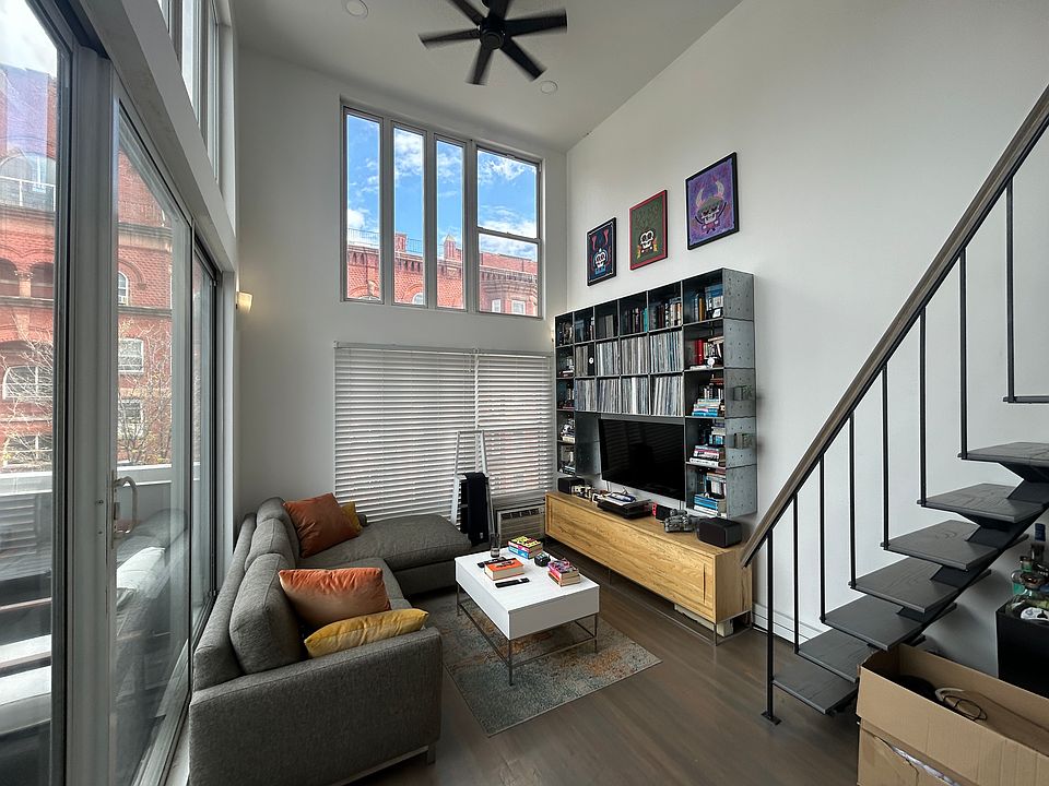 1st image of 149 Franklin St APT 4F