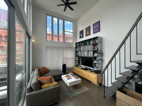 149 Franklin Street image 1 of 9