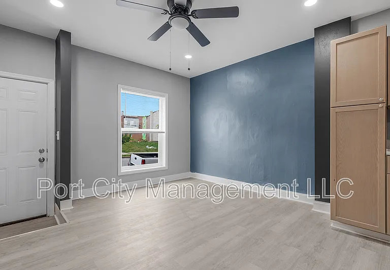 1334 N Luzerne Ave — Photo 3