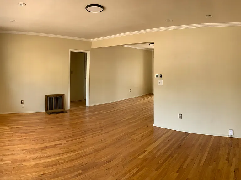 5853 Adelaide Ave #5855 — Photo 4