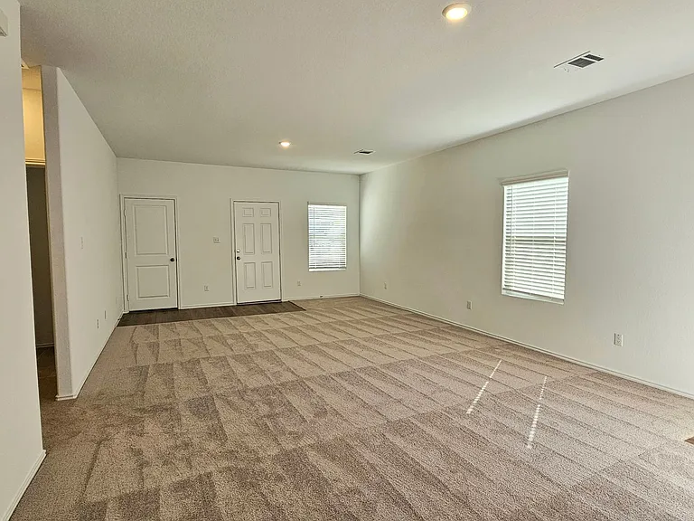 418 Paddlefish Ln — Photo 7