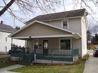 1st image of 129 Early St