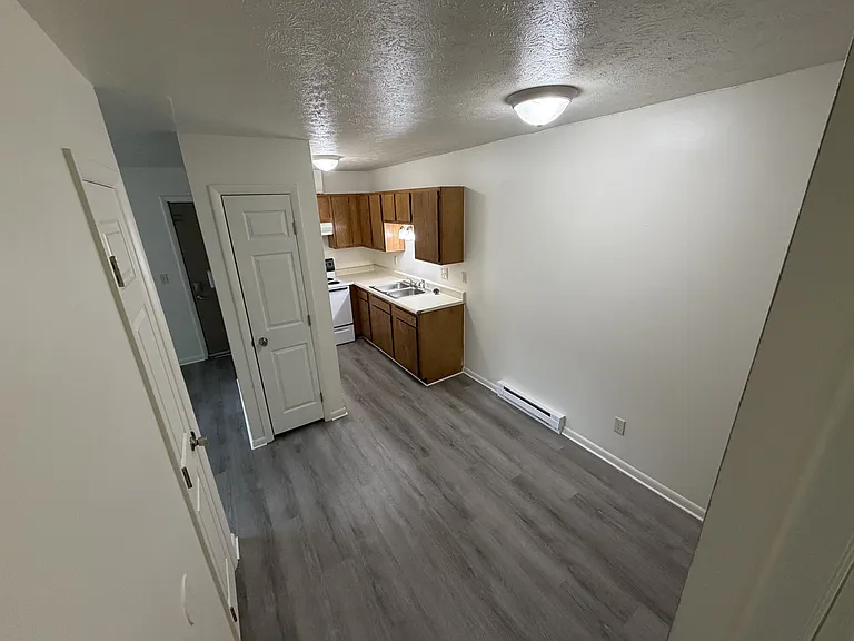 819 Mosgrove St — Photo 3