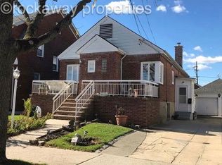 219 Beach 148th St, Belle Harbor, NY 11694