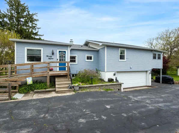 2015 N Zenith Ave, Davenport, IA 52804