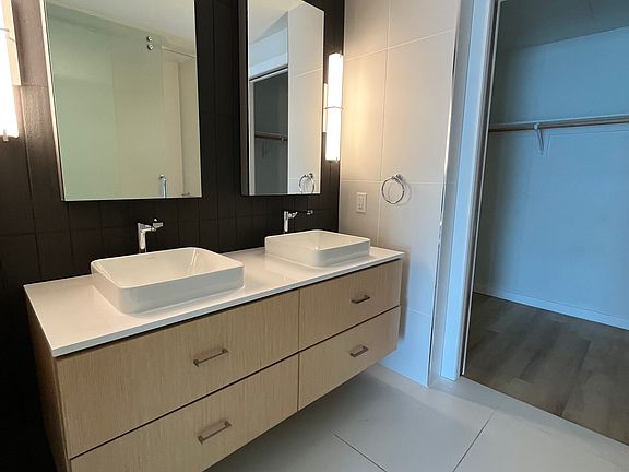 4th image of 2515 El Camino Real #13
