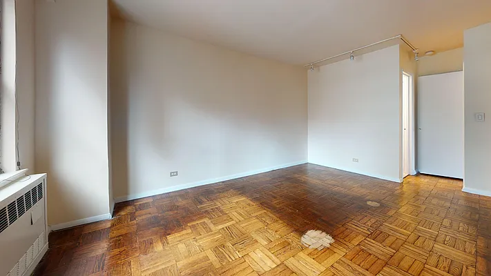 Rented by Bond New York | media 11