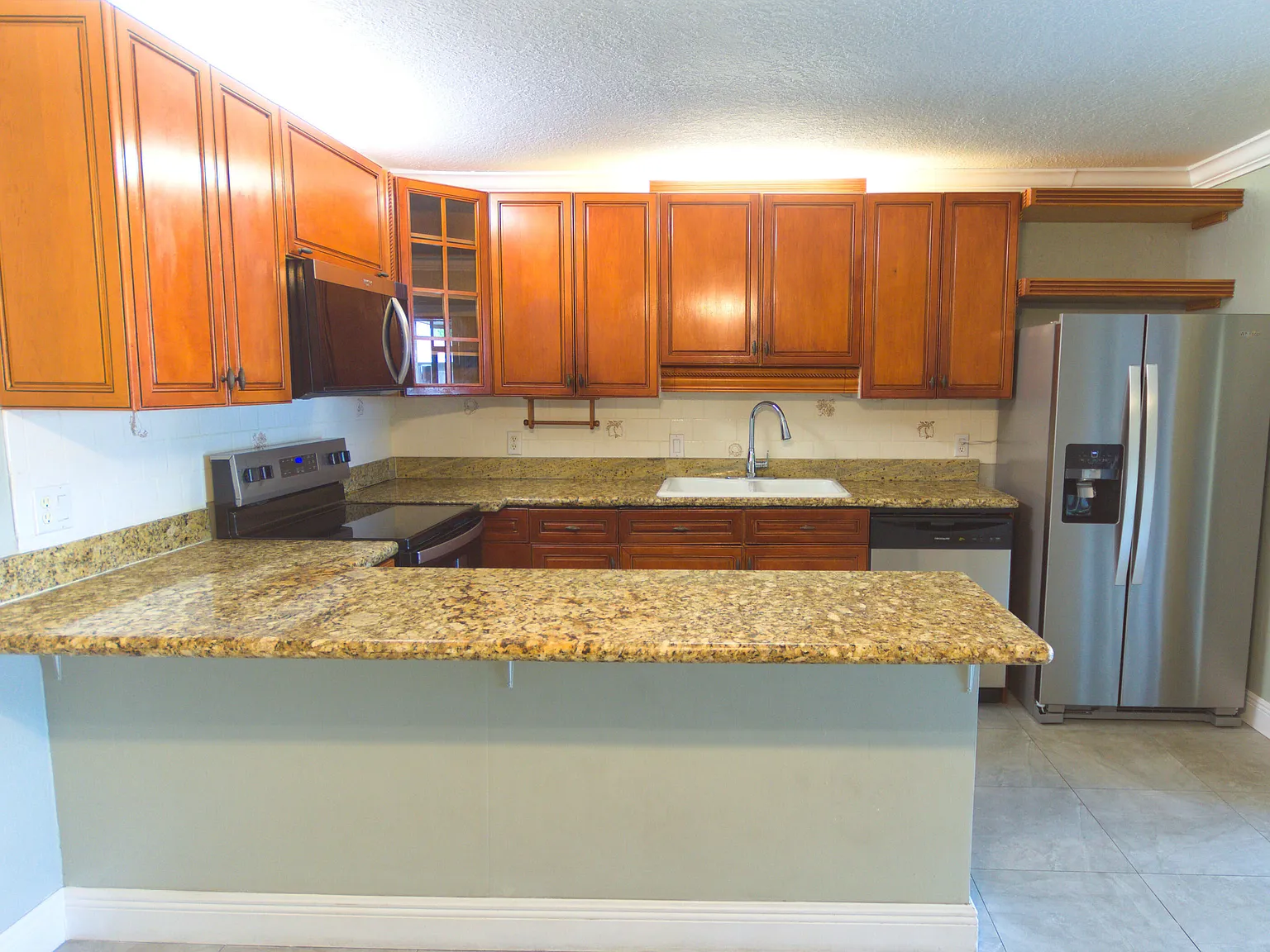 2 bed, 2.5 bath, 1400 sqft, $2,300 — Photo 1