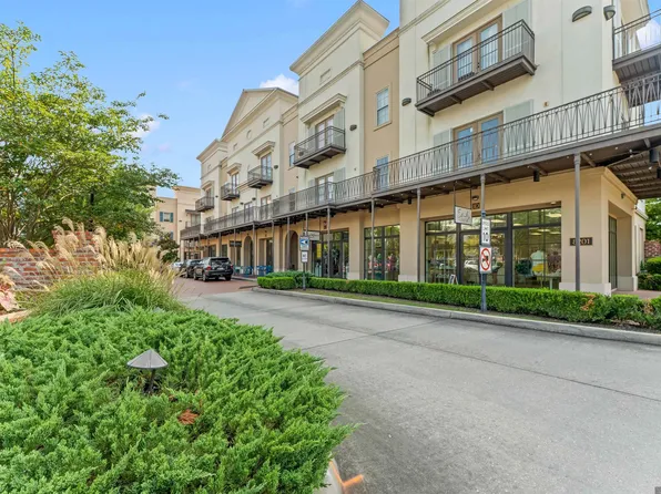 8201 Village Plaza Ct, Baton Rouge, LA 70810