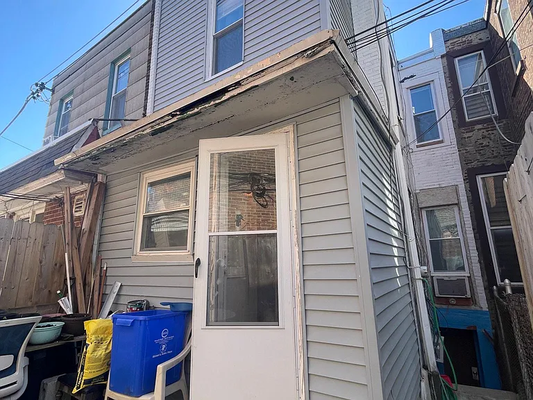 925 E Tioga St — Photo 10
