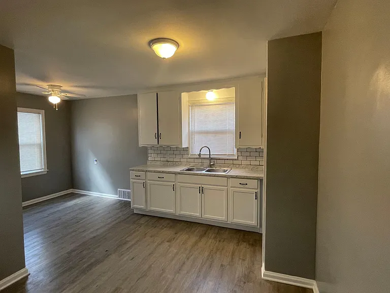 19374 Dean St — Photo 10