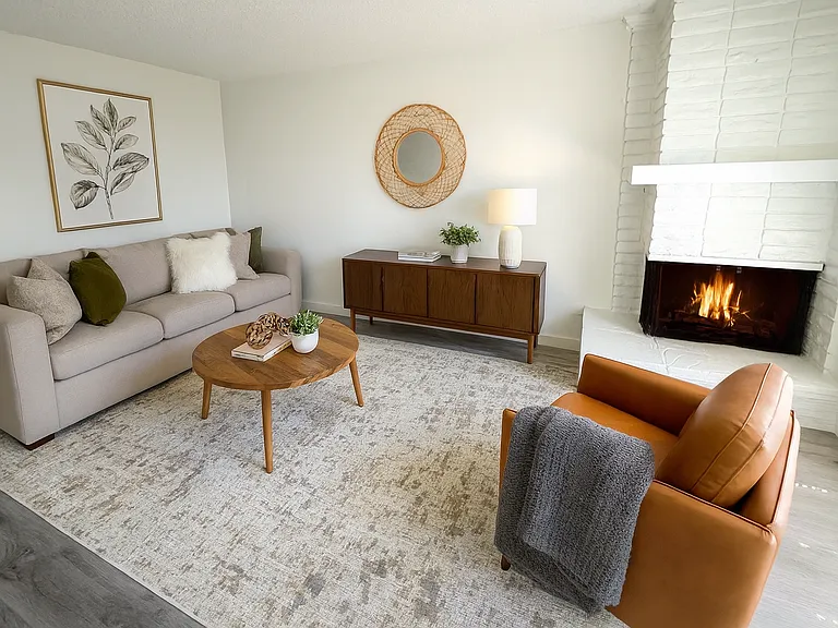 3 bedroom/2 bathroom living room
