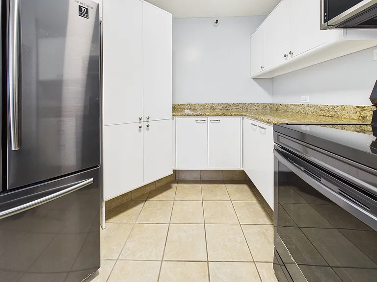 2101 Nuuanu Ave #I1806 — Photo 7