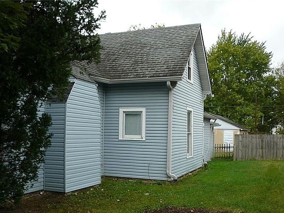 4th image of 108 N Muessing St