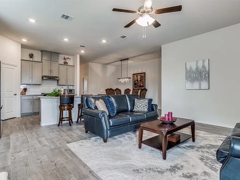 3208 Brady Starr Dr — Photo 4