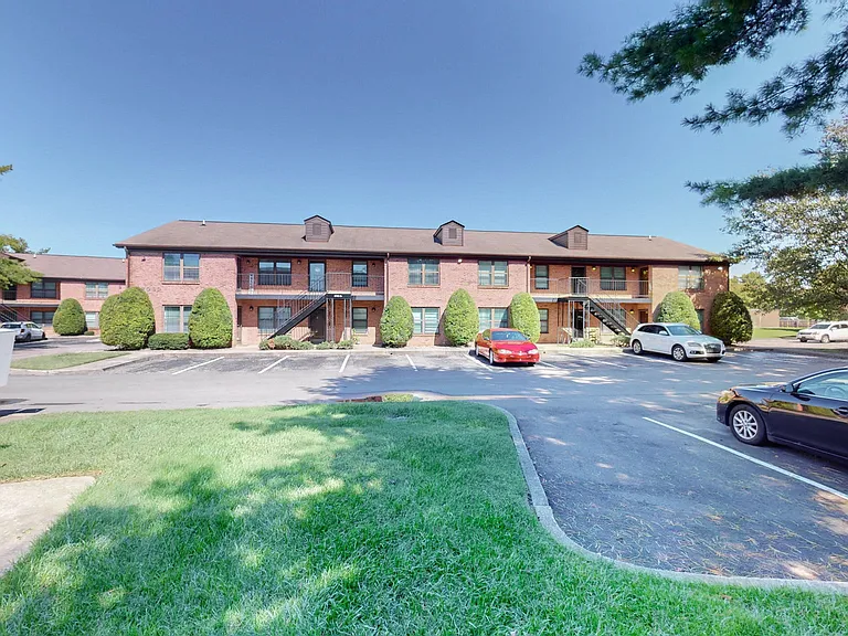 Highgate Springs Apartments — Photo 15