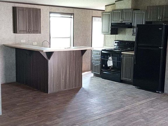 2nd image of 937 Bryson St NE #4