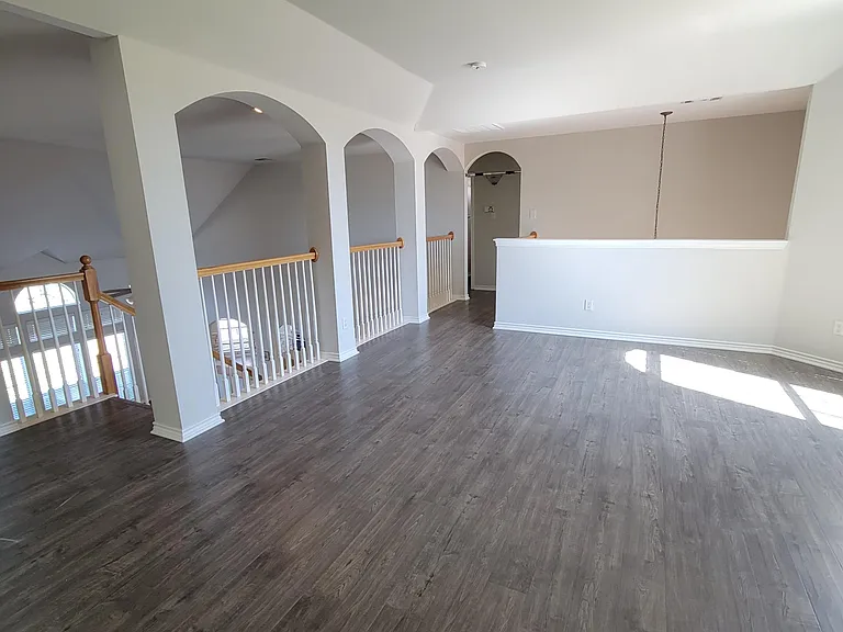 5400 Meadow Valley Dr — Photo 30