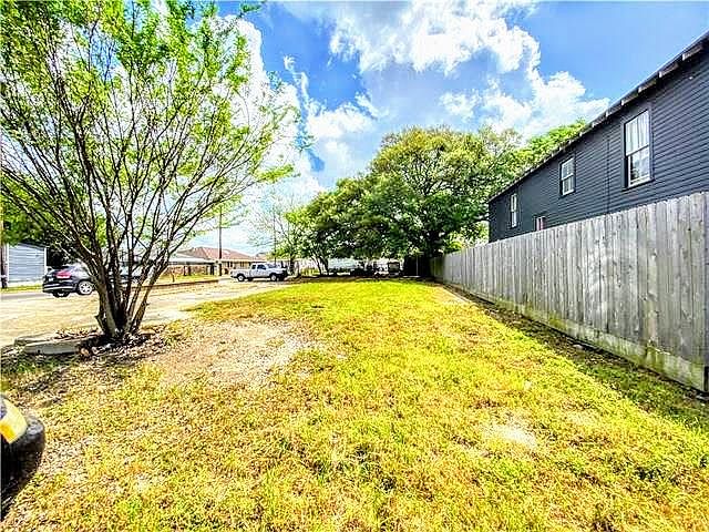 1st image of 1441 Desire St