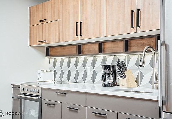 5th image of 2825 Snyder Ave #2E