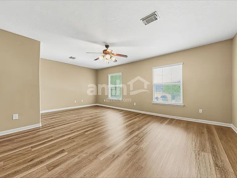 4934 Trailing Clover Ct — Photo 10