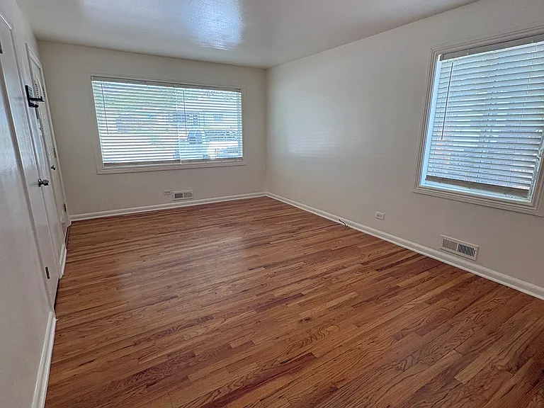 1280 S Quieto Way — Photo 2