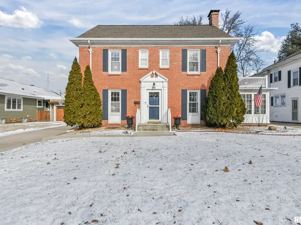 322 Park Pl, Lincoln, IL 62656