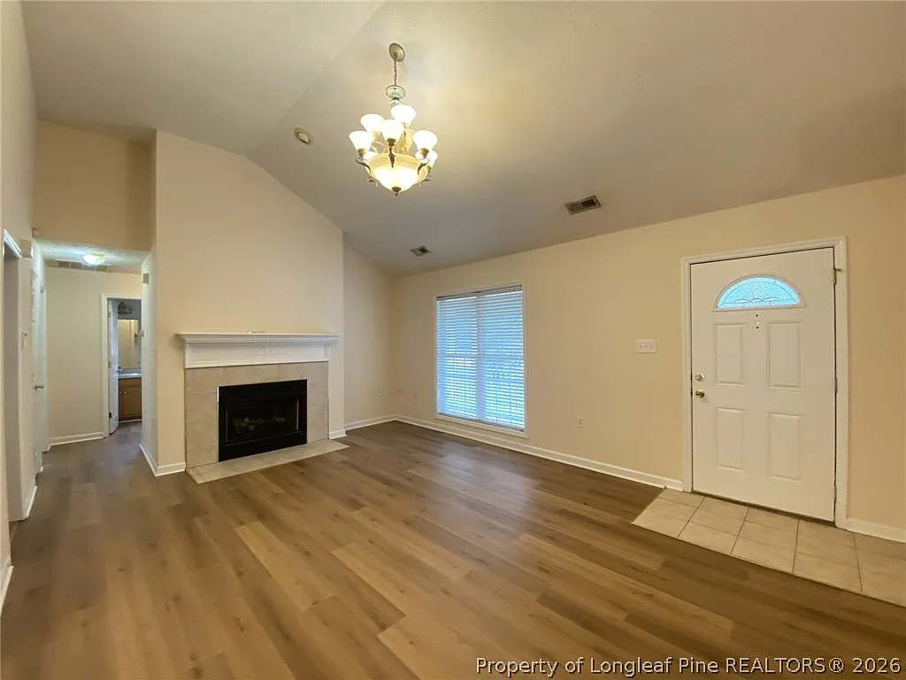 3 bed, 2.0 bath, 1386 sqft, $1,800 — Photo 3