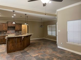 3037 W Hawkins Pkwy, Longview, TX 75605