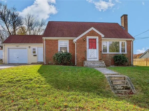 28 Harrington Dr, Johnston, RI 02919