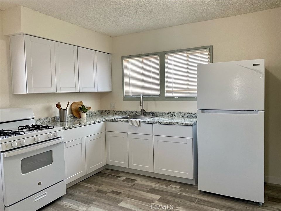1st image of 118 E Gardena Blvd