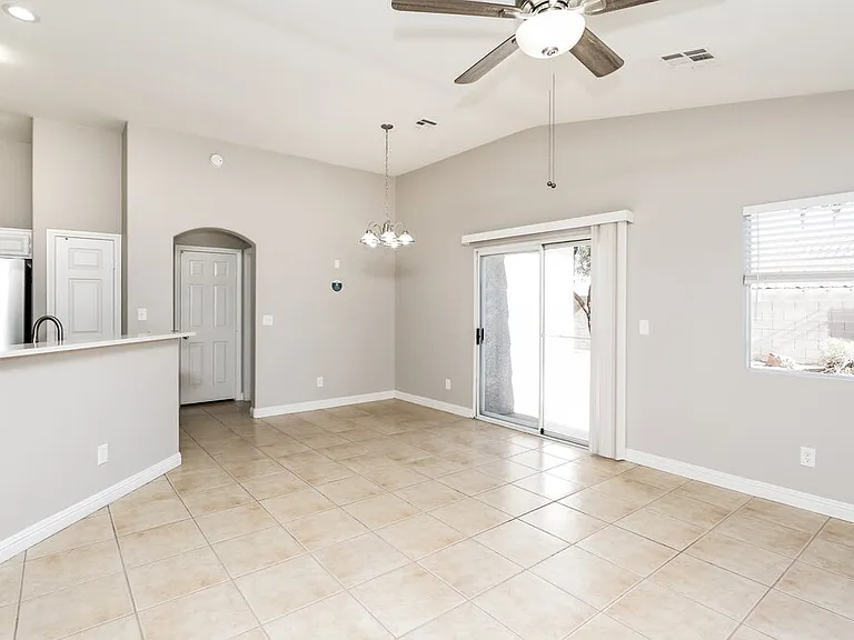 716 Castlebridge Ave — Photo 4