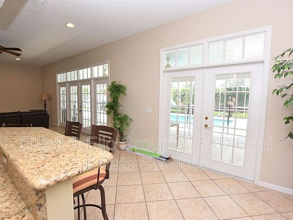 5th image of 5915 Windwood Dr