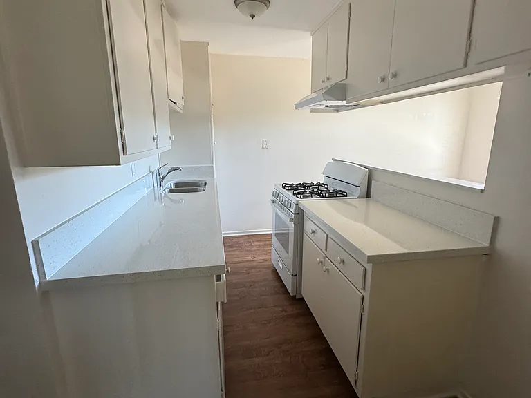 118 N Padre Juan Ave #118 — Photo 7