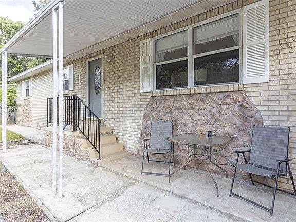 2nd image of 317 Saint Augustine South Dr