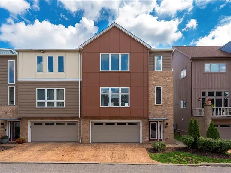 2293 City View Dr — Photo 2
