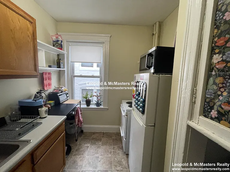 Kelton Street Apartments — Photo 12