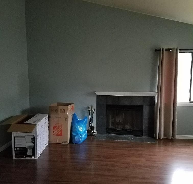 2nd image of 798 Dorothy Way