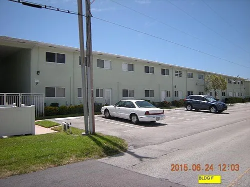 2100 NE 38th St Photo 1