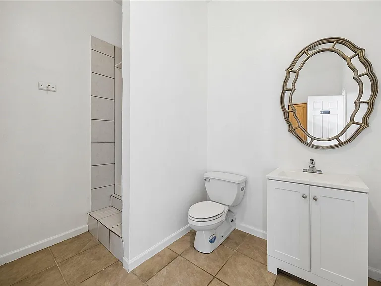 5027 Creekmont Dr — Photo 9