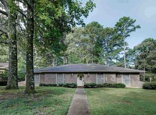 61 Summit Ridge Dr, Brandon, MS 39042