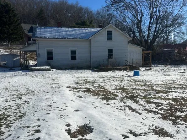 150 Francis Mill Rd, Cripple Creek, VA 24322
