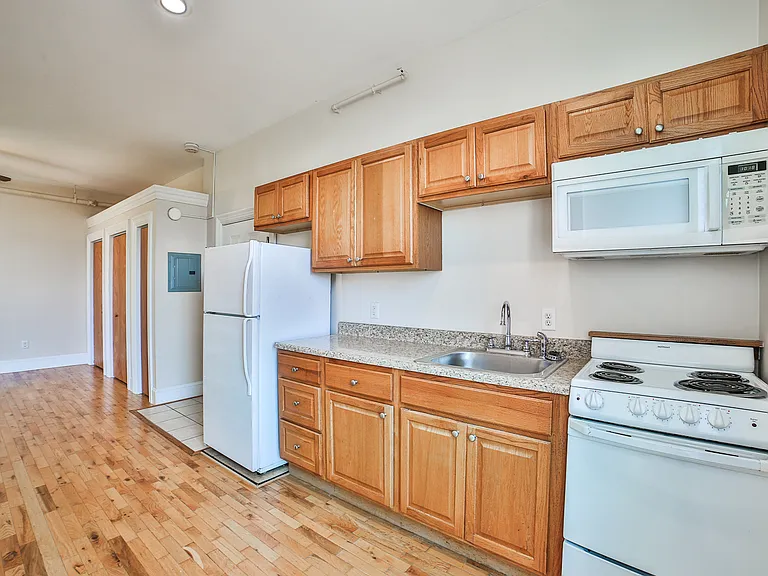 176 North St #6 — Photo 13
