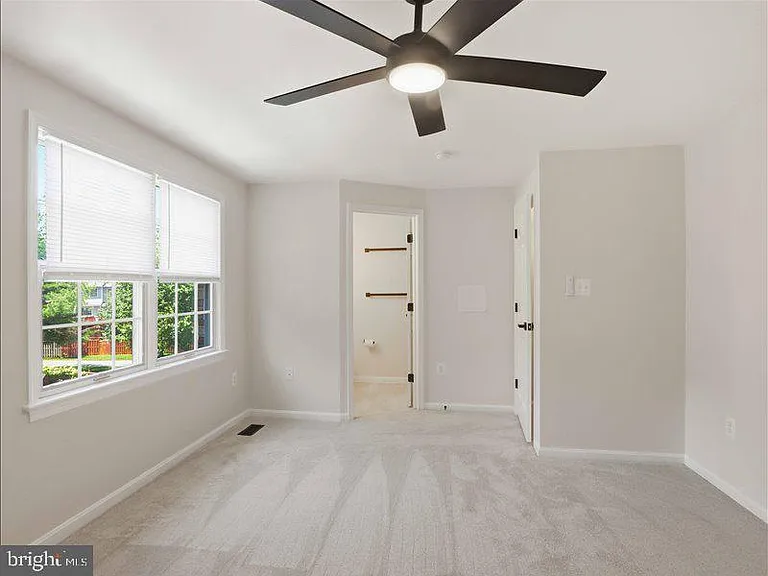 8026 Waterview Ct — Photo 21