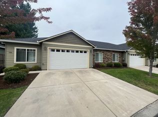 386 Live Oak Loop, Central Point, OR 97502