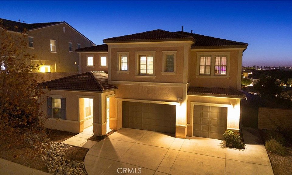 1st image of 2437 Sierra Bella Dr