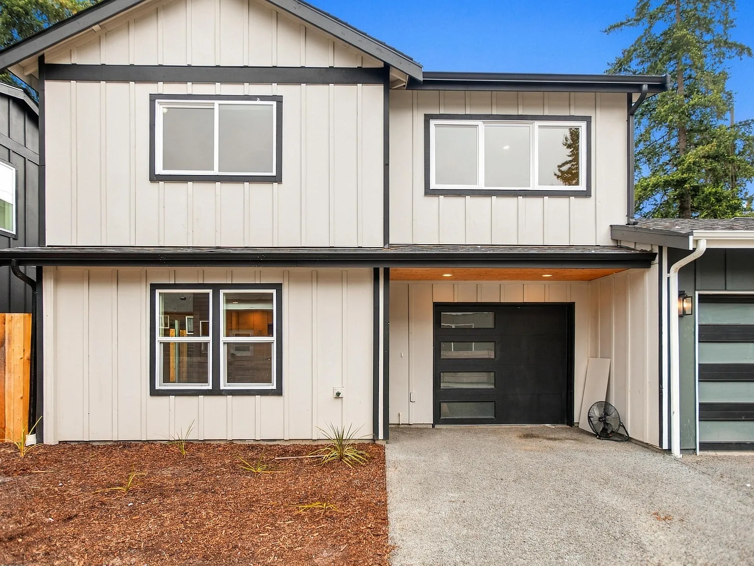 3 bed, 2.5 bath, 1088 sqft, $3,750 — Photo 1