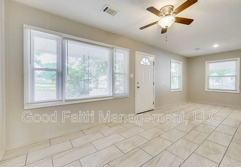 1813 Alder Dr — Photo 7