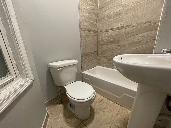 5th image of 101 Camden St APT 3