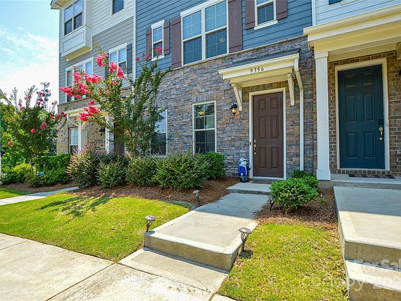 4th image of 9356 Ainslie Downs St